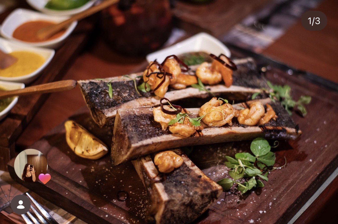 Plato preparado al fuego en Brasa de Antaño